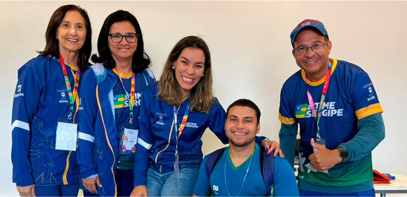 Atletas e profissionais do Time Sergipe reunidos durante atividade do esporte paralímpico
